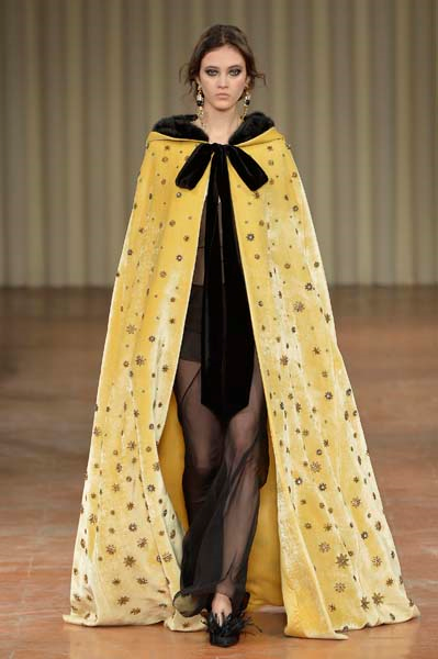 MİLANO MODA HAFTASININ ÖNE ÇIKANLARI