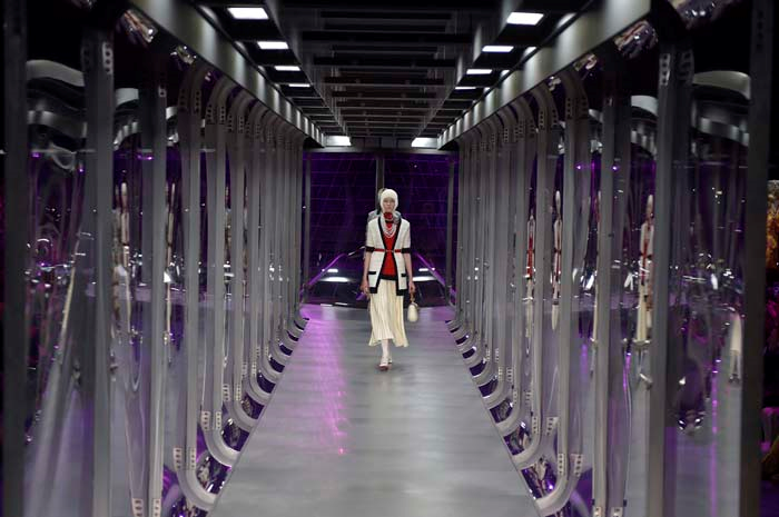 MİLANO MODA HAFTASININ ÖNE ÇIKANLARI