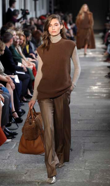 MİLANO MODA HAFTASININ ÖNE ÇIKANLARI