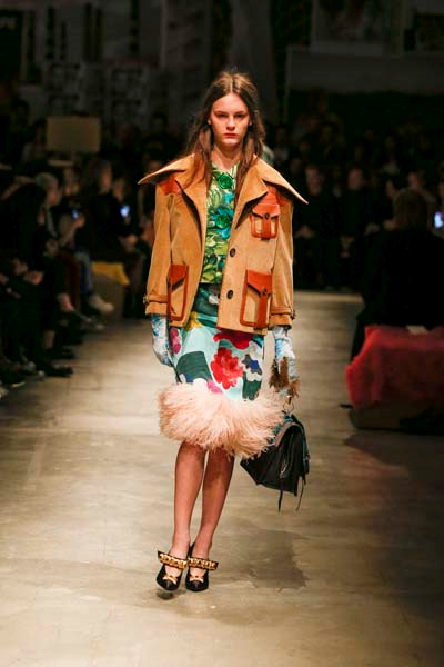 MİLANO MODA HAFTASININ ÖNE ÇIKANLARI