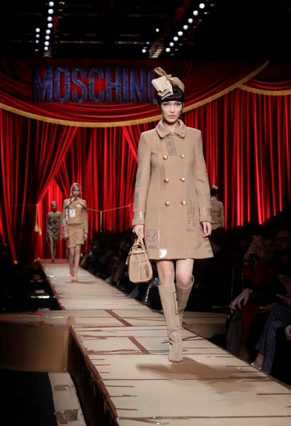 MİLANO MODA HAFTASININ ÖNE ÇIKANLARI