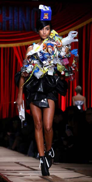 MİLANO MODA HAFTASININ ÖNE ÇIKANLARI