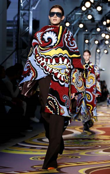 MİLANO MODA HAFTASININ ÖNE ÇIKANLARI