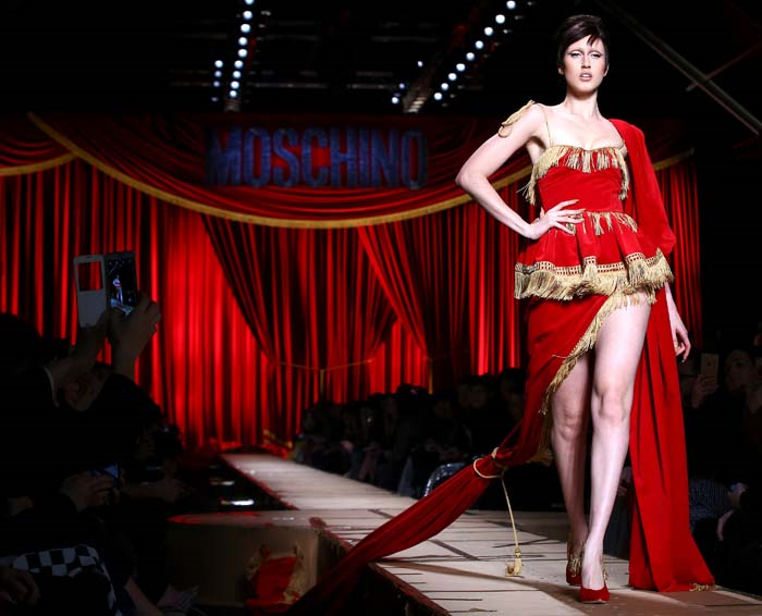 MİLANO MODA HAFTASININ ÖNE ÇIKANLARI