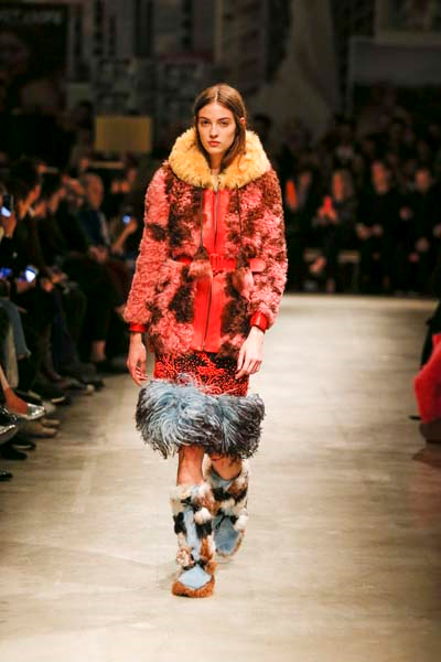 MİLANO MODA HAFTASININ ÖNE ÇIKANLARI