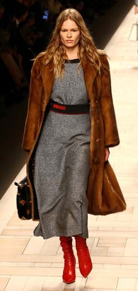 MİLANO MODA HAFTASININ ÖNE ÇIKANLARI