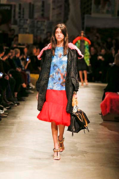 MİLANO MODA HAFTASININ ÖNE ÇIKANLARI