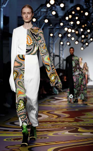 MİLANO MODA HAFTASININ ÖNE ÇIKANLARI