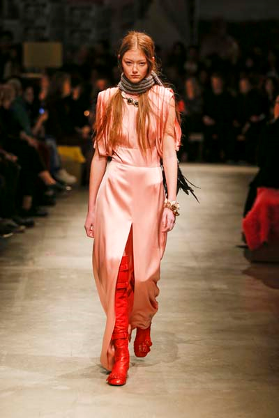 MİLANO MODA HAFTASININ ÖNE ÇIKANLARI