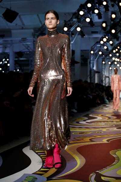 MİLANO MODA HAFTASININ ÖNE ÇIKANLARI