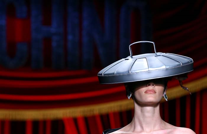 MİLANO MODA HAFTASININ ÖNE ÇIKANLARI