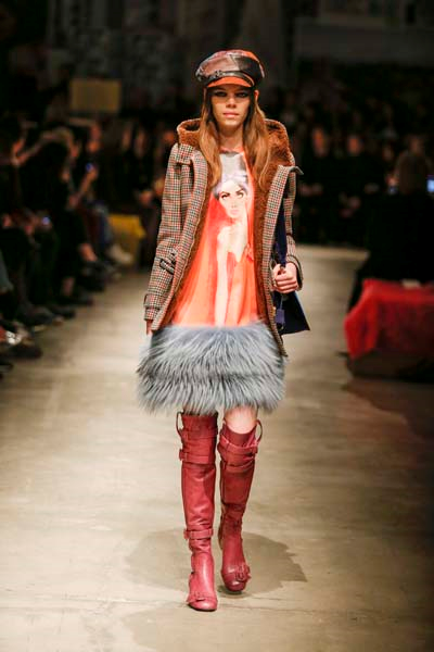 MİLANO MODA HAFTASININ ÖNE ÇIKANLARI