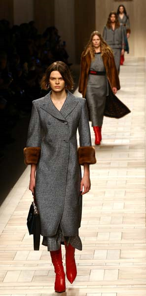 MİLANO MODA HAFTASININ ÖNE ÇIKANLARI