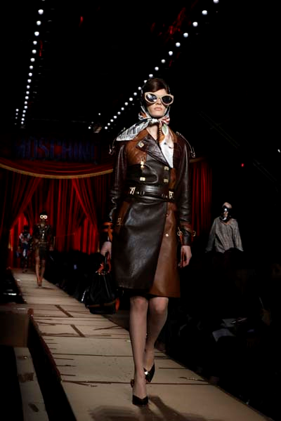 MİLANO MODA HAFTASININ ÖNE ÇIKANLARI