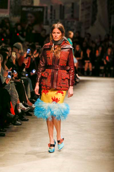 MİLANO MODA HAFTASININ ÖNE ÇIKANLARI