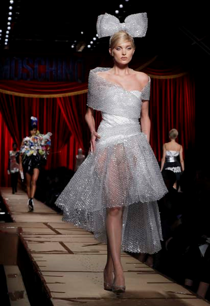 MİLANO MODA HAFTASININ ÖNE ÇIKANLARI