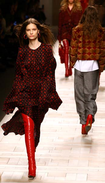 MİLANO MODA HAFTASININ ÖNE ÇIKANLARI