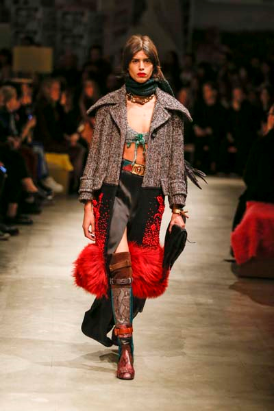 MİLANO MODA HAFTASININ ÖNE ÇIKANLARI