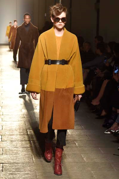 MİLANO MODA HAFTASININ ÖNE ÇIKANLARI