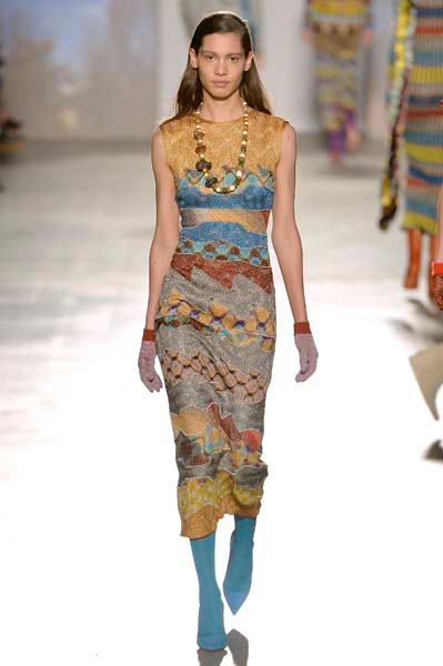 MİLANO MODA HAFTASININ ÖNE ÇIKANLARI