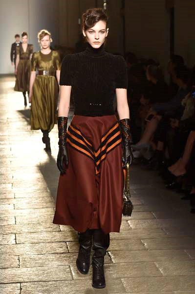 MİLANO MODA HAFTASININ ÖNE ÇIKANLARI