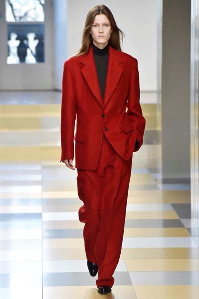 MİLANO MODA HAFTASININ ÖNE ÇIKANLARI