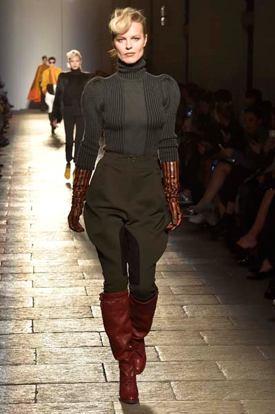 MİLANO MODA HAFTASININ ÖNE ÇIKANLARI