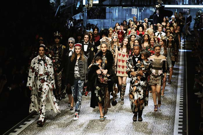 MİLANO MODA HAFTASININ ÖNE ÇIKANLARI