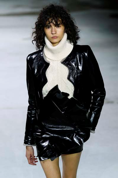 PARİS MODA HAFTASI DEVAM EDİYOR