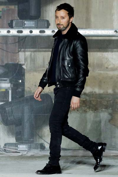 PARİS MODA HAFTASI DEVAM EDİYOR