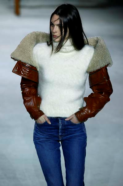 PARİS MODA HAFTASI DEVAM EDİYOR