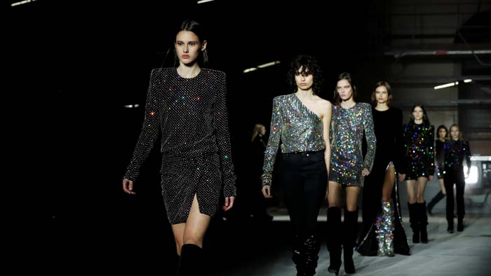 PARİS MODA HAFTASI DEVAM EDİYOR