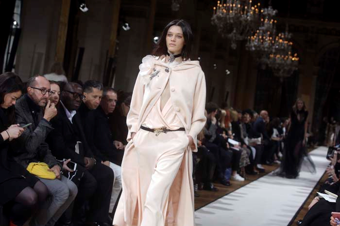 PARİS MODA HAFTASI DEVAM EDİYOR