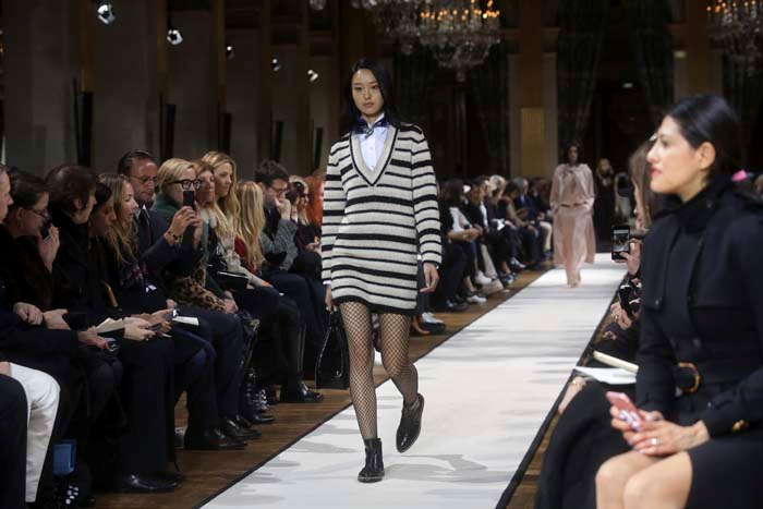 PARİS MODA HAFTASI DEVAM EDİYOR