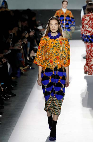 PARİS MODA HAFTASI DEVAM EDİYOR