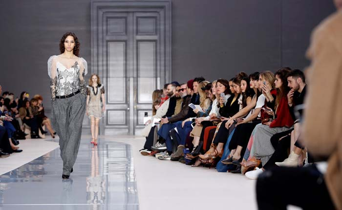 PARİS SABAHINDA CHLOE