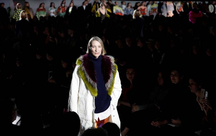 PARİS MODA HAFTASI DEVAM EDİYOR