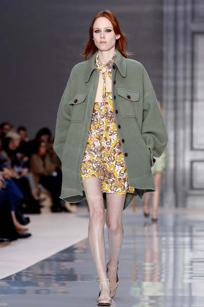 PARİS SABAHINDA CHLOE