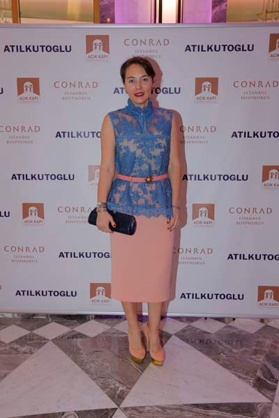 DERNEK YARARINA ATIL KUTOĞLU DEFİLESİ