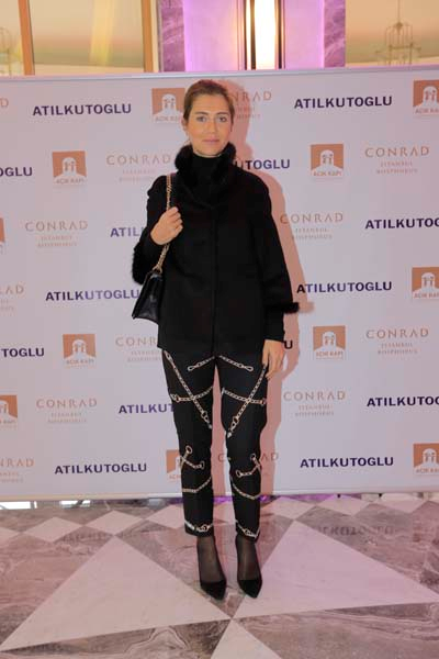 DERNEK YARARINA ATIL KUTOĞLU DEFİLESİ