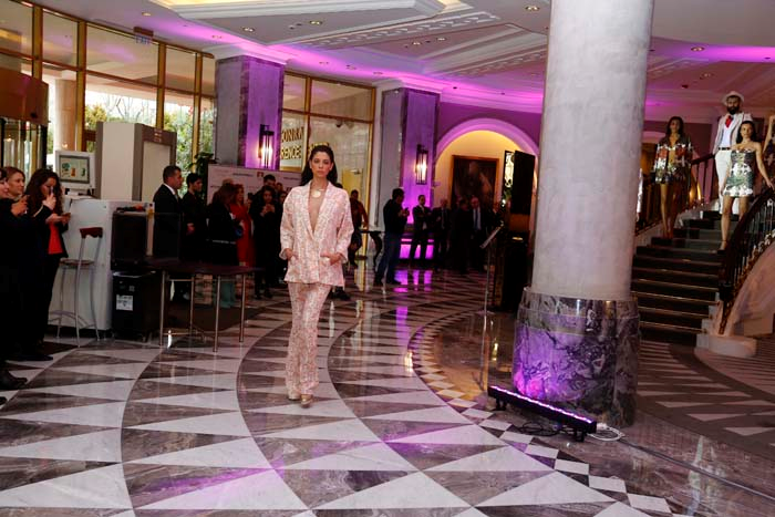 DERNEK YARARINA ATIL KUTOĞLU DEFİLESİ