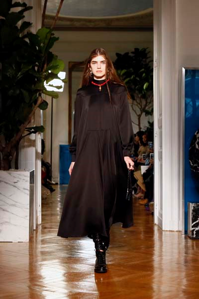 VALENTINO ROMANTİZMİ