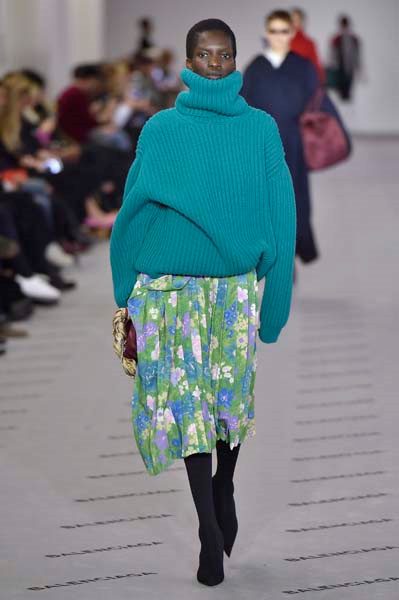 BALENCIAGA’NIN İLK GÜNLERİNE GÖNDERMELER