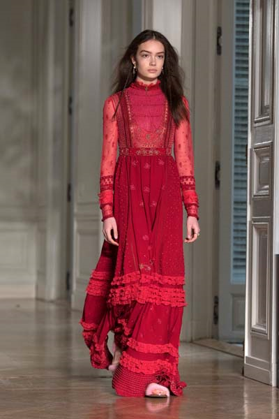 VALENTINO ROMANTİZMİ