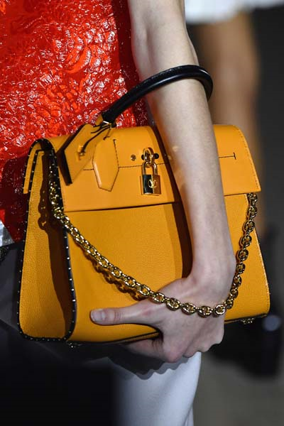 PARİS MODA HAFTASI SONA ERDİ