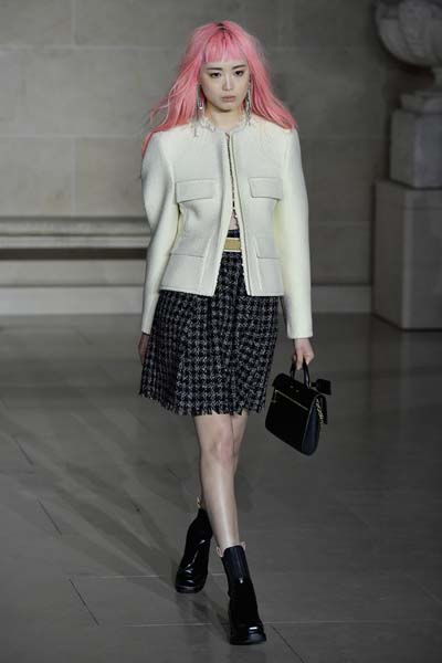 PARİS MODA HAFTASI SONA ERDİ