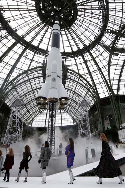 CHANEL DEFİLESİNDE ÖNE ÇIKANLAR