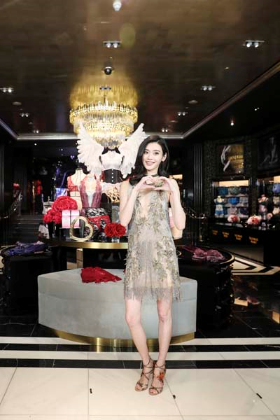 MELEKLER ŞİMDİ ŞANGAY’DA