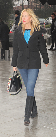 ARKADAŞLARIYLA BULUŞTU