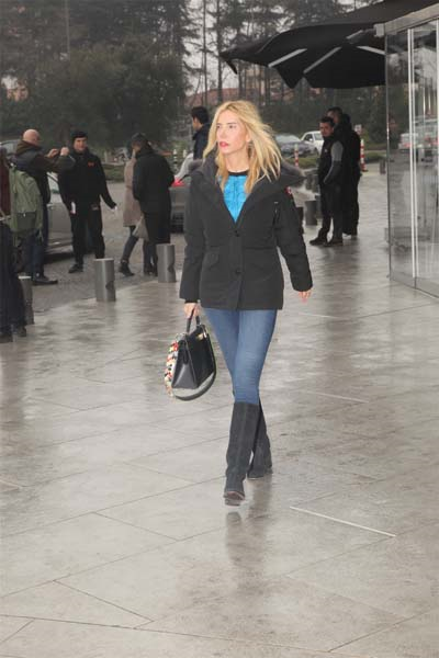 ARKADAŞLARIYLA BULUŞTU